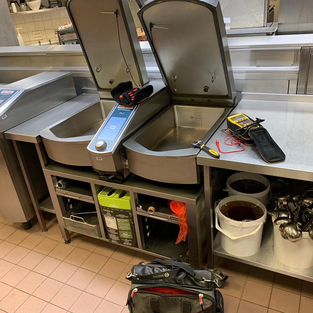 Apeiron engineer diagnosing a fault on a commercial bratt pan